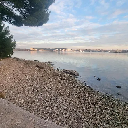 House With A Parking Space - 22433