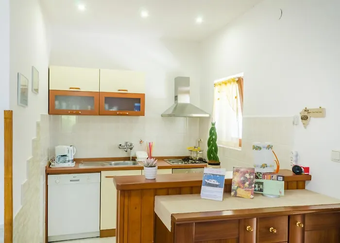 Будинок відпочинку House With A Parking Space - 22433 *