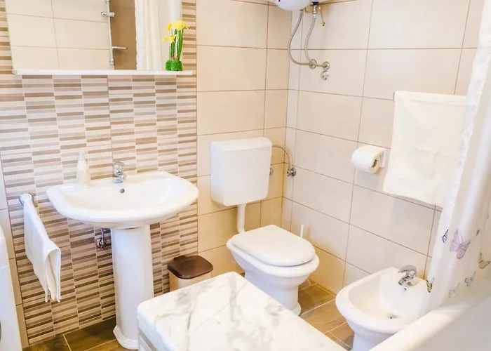 House With A Parking Space - 22433 Будинок відпочинку *