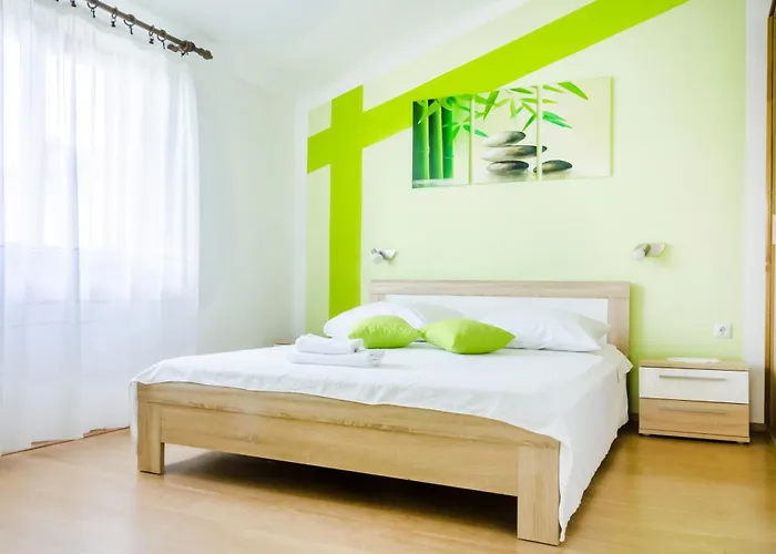 Будинок відпочинку House With A Parking Space - 22433 *