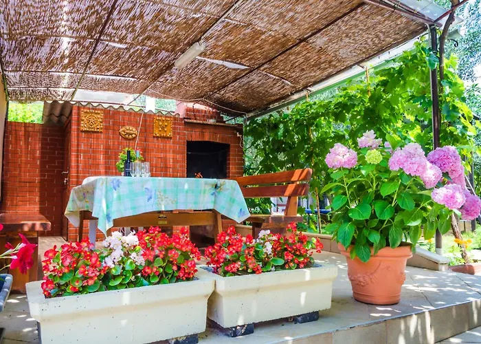 House With A Parking Space - 22433 Пула