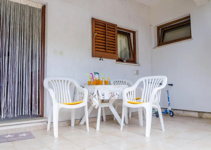 Holiday home House With A Parking Space - 22433 Pula